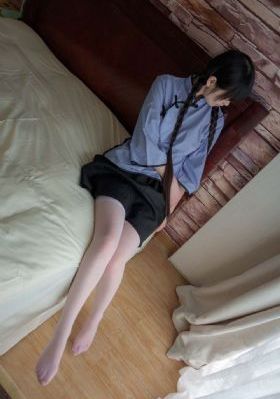 异国女郎在巴黎