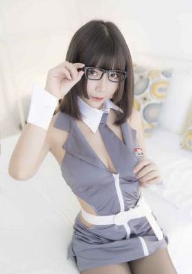 善良的秘书滋润2